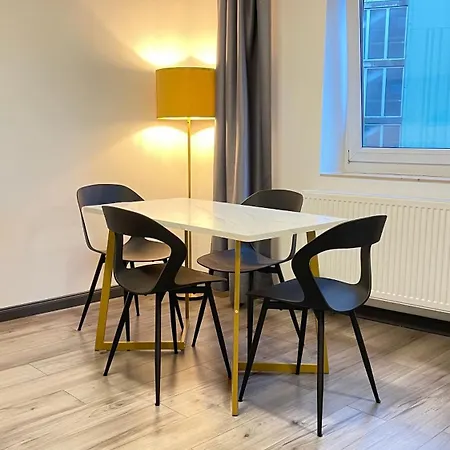 Home Apartments 아파트 *