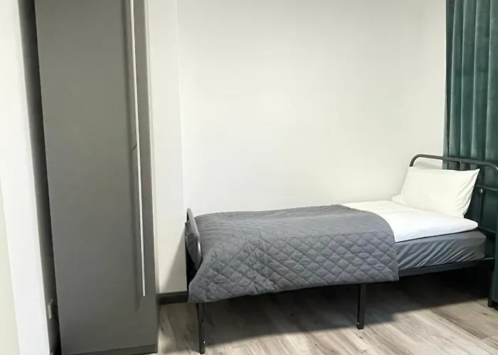 Home Apartments 公寓 *